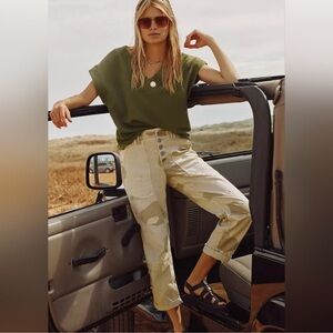 {Anthropologie} "The Wanderer" Daisy Camo Button Fly Straight Leg Khaki Pants